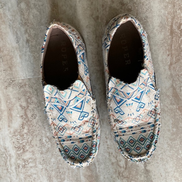 Roper cream colored shoes. Size 7.5. Hardly worn. - Picture 1 of 4